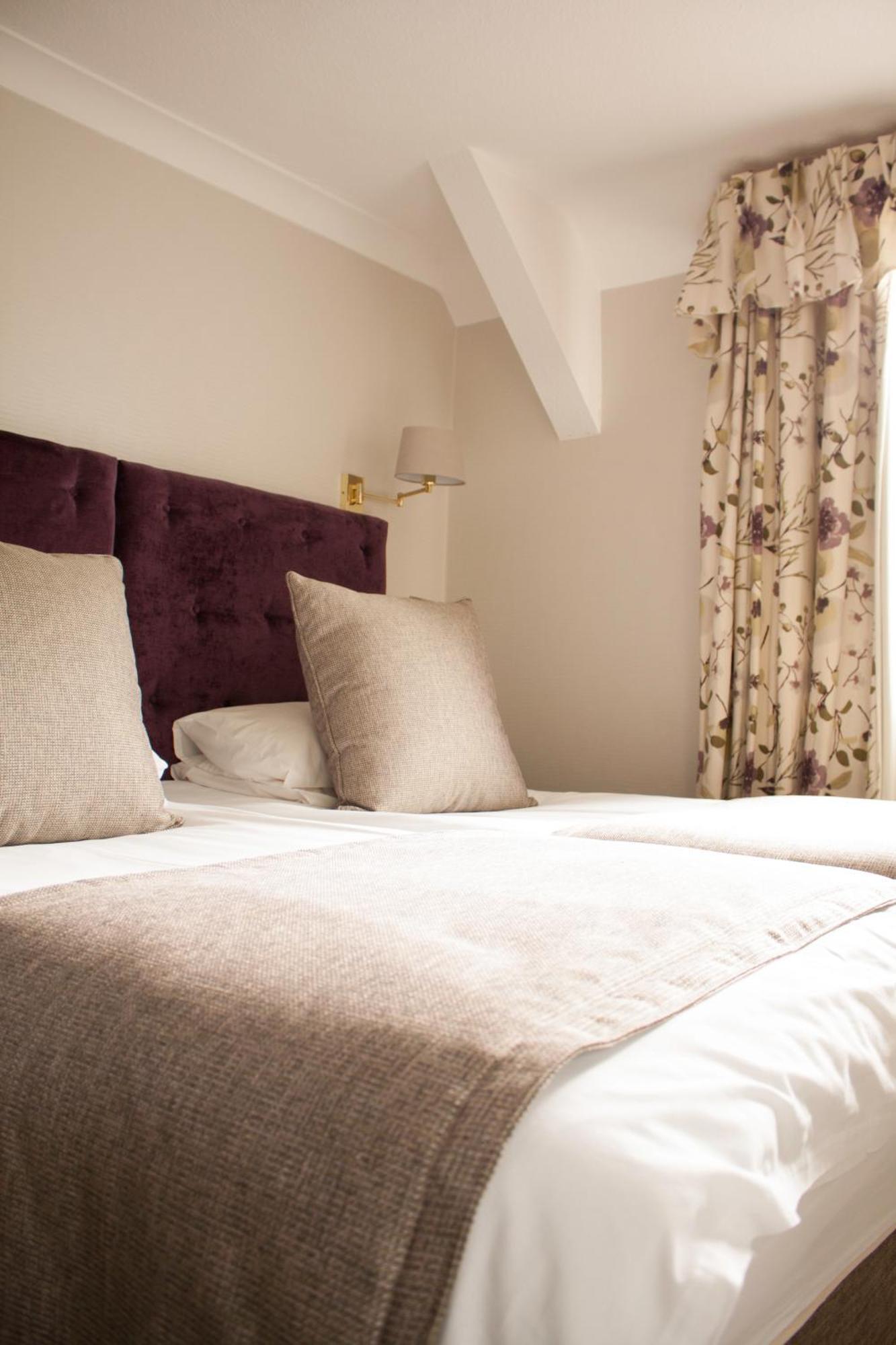 Ascot House Hotell Harrogate Exteriör bild