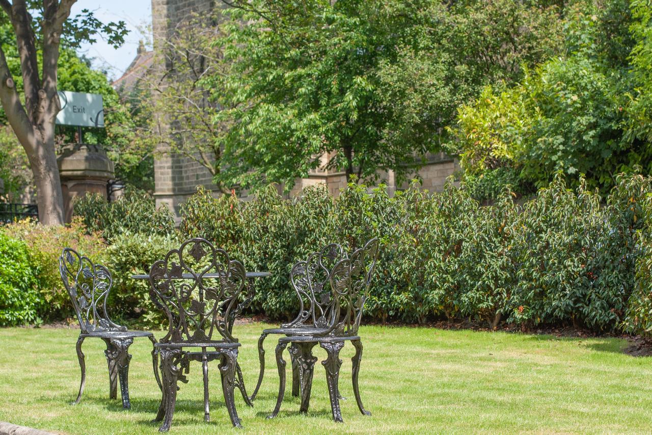 Ascot House Hotell Harrogate Exteriör bild